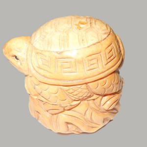 boite tortue, objet en os