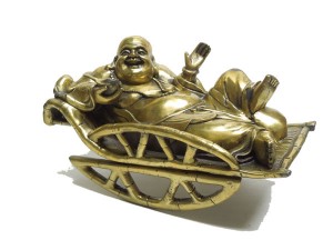 Bouddha-prosperite-assis-sur un chariot