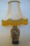 Lampe-en-cloisonne-fond-jaune