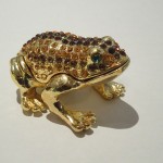 Grenouille en cloisonné, pouvant servir de boite.