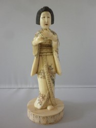 netsuke-okimono-femme1