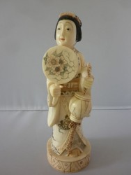 netsuke-okimono-femme2