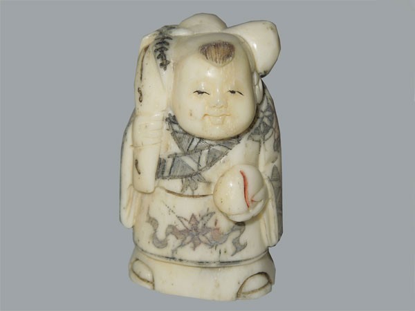 enfant-netsuke-en-os